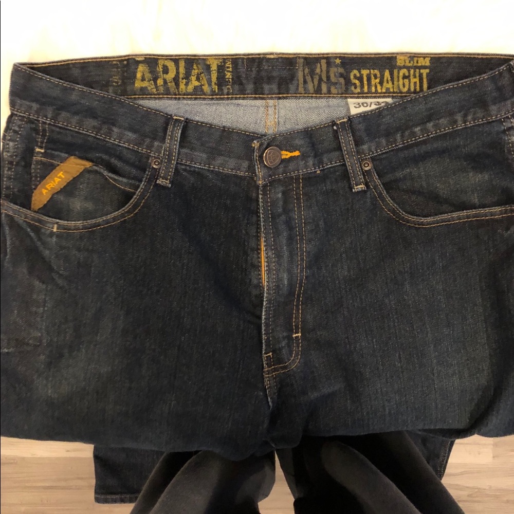 Men’s Ariat dark washed jeans